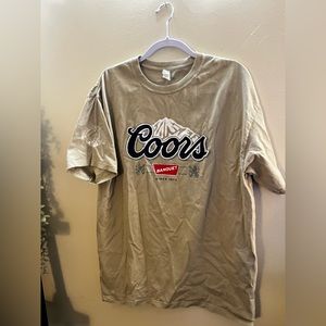 The Winking Lizard 2022 Coors Banquet Tan Shirt